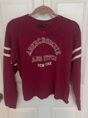 Abercrombie & Fitch Berry Crewneck Sweatshirt